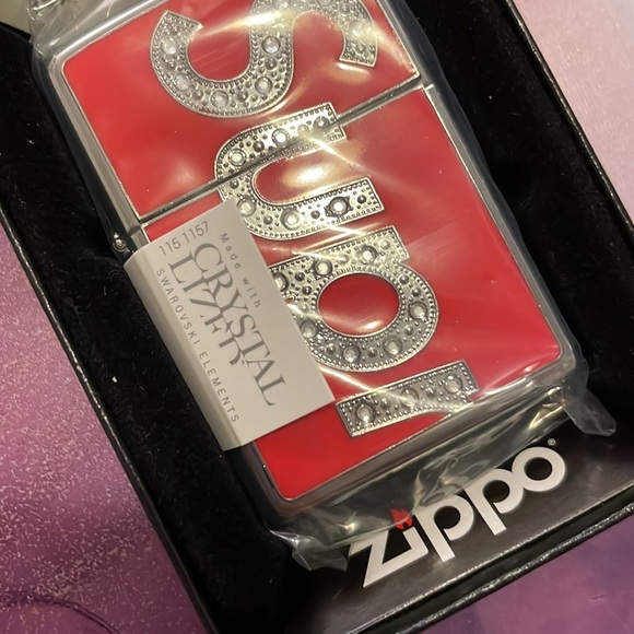 Authentic Supreme Limited Edition Swarovski Zippo metal lighter - Picture 8 of 10